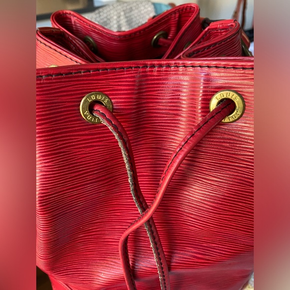 LOUIS VUITTON Epi Noe GM  Shoulder Bag Leather Castilian Red Authenticated - Picture 5 of 15